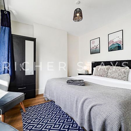 Watford Large 5Br Home - Contractors & Families 외부 사진