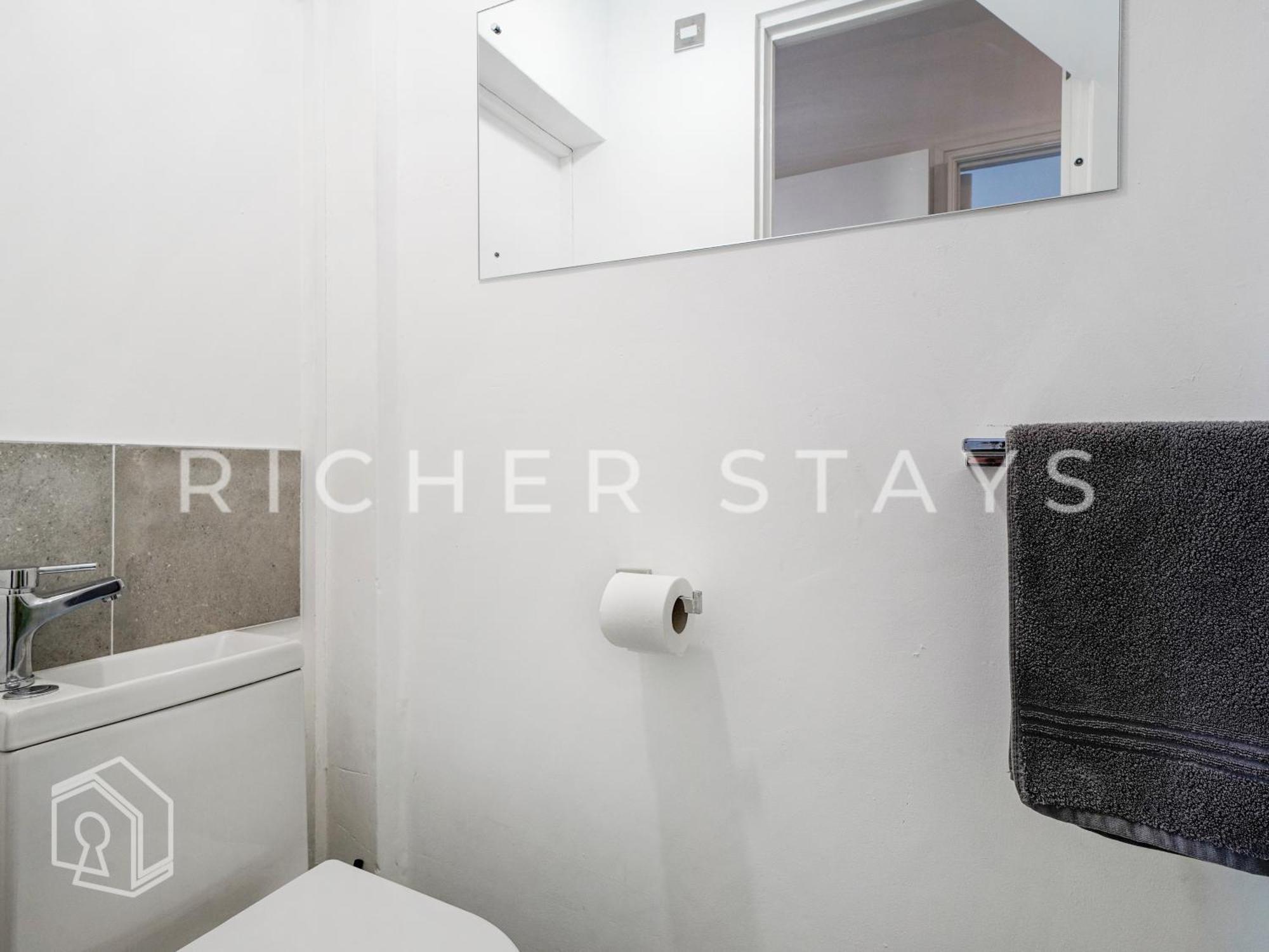 Watford Large 5Br Home - Contractors & Families 외부 사진